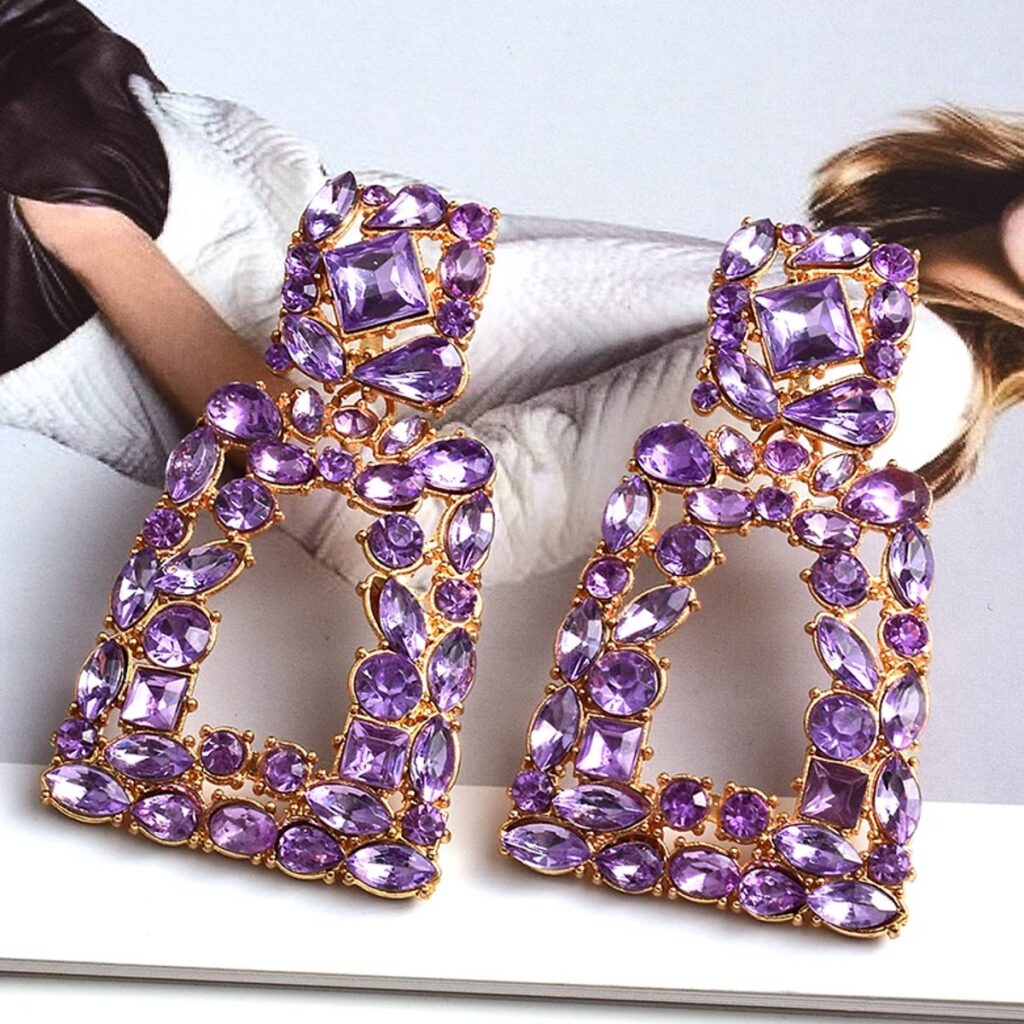Exclusivos Aretes Morados Brillantes