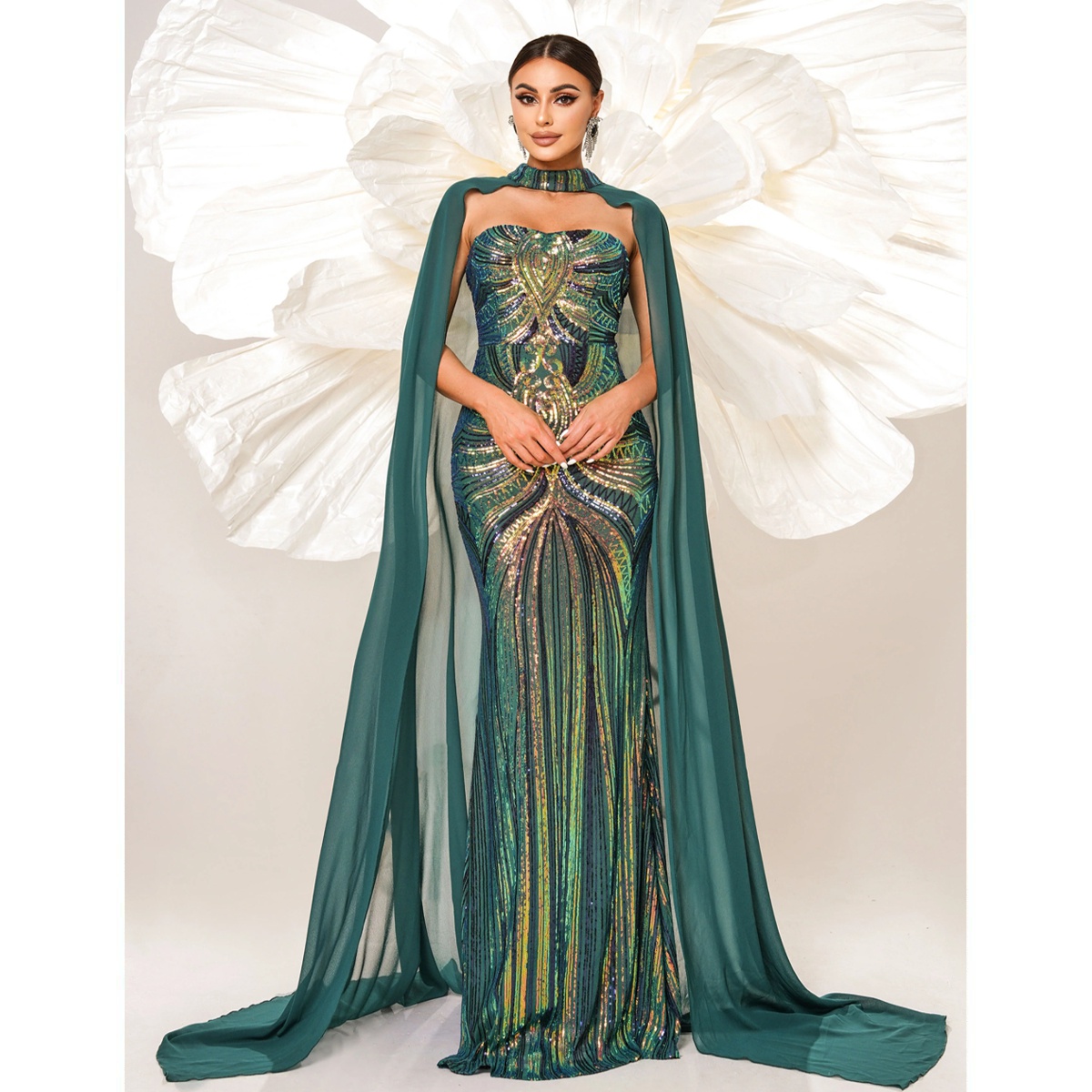 Exclusivo Vestido Brillante Verde con Dorado - Imagen 2