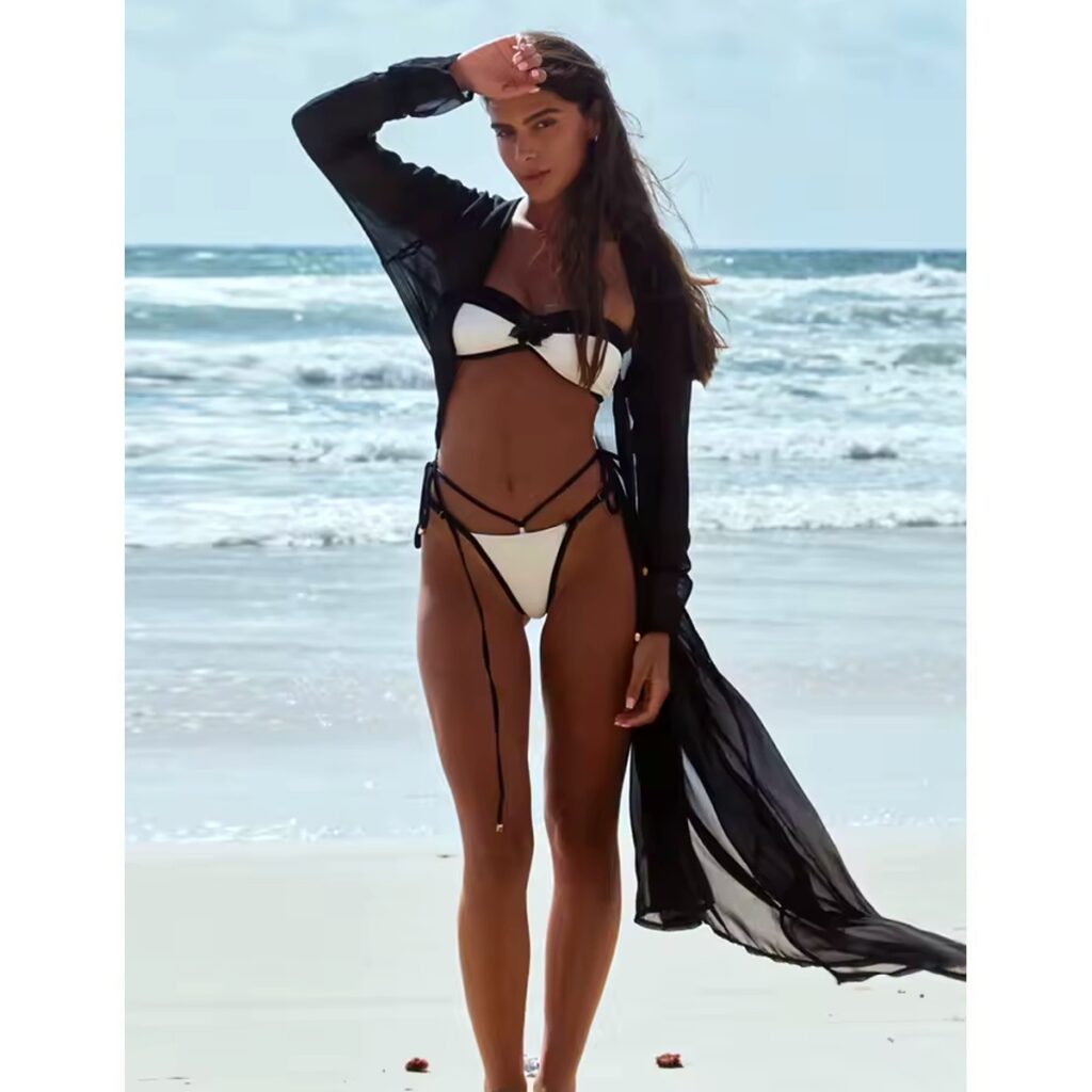 Exclusivo Bikini Blanco con Franjas Negras