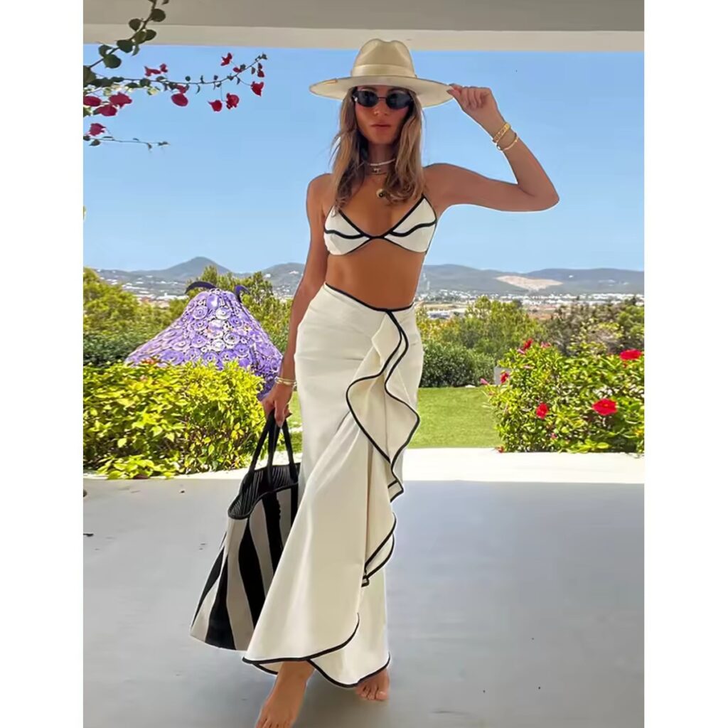 Exclusivo Bikini Blanco con Franjas Negras