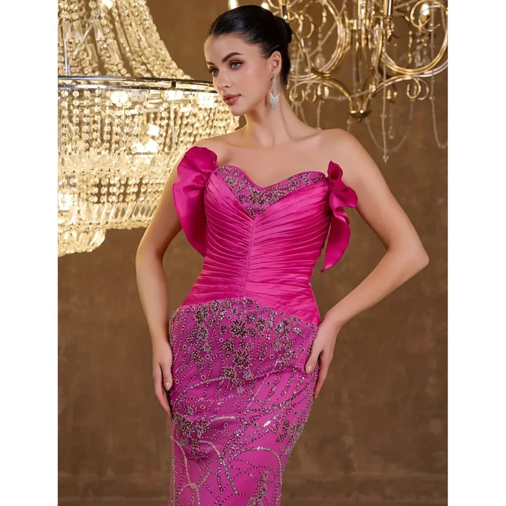 Exclusivo Vestido Fucsia con Plata de Lentejuelas