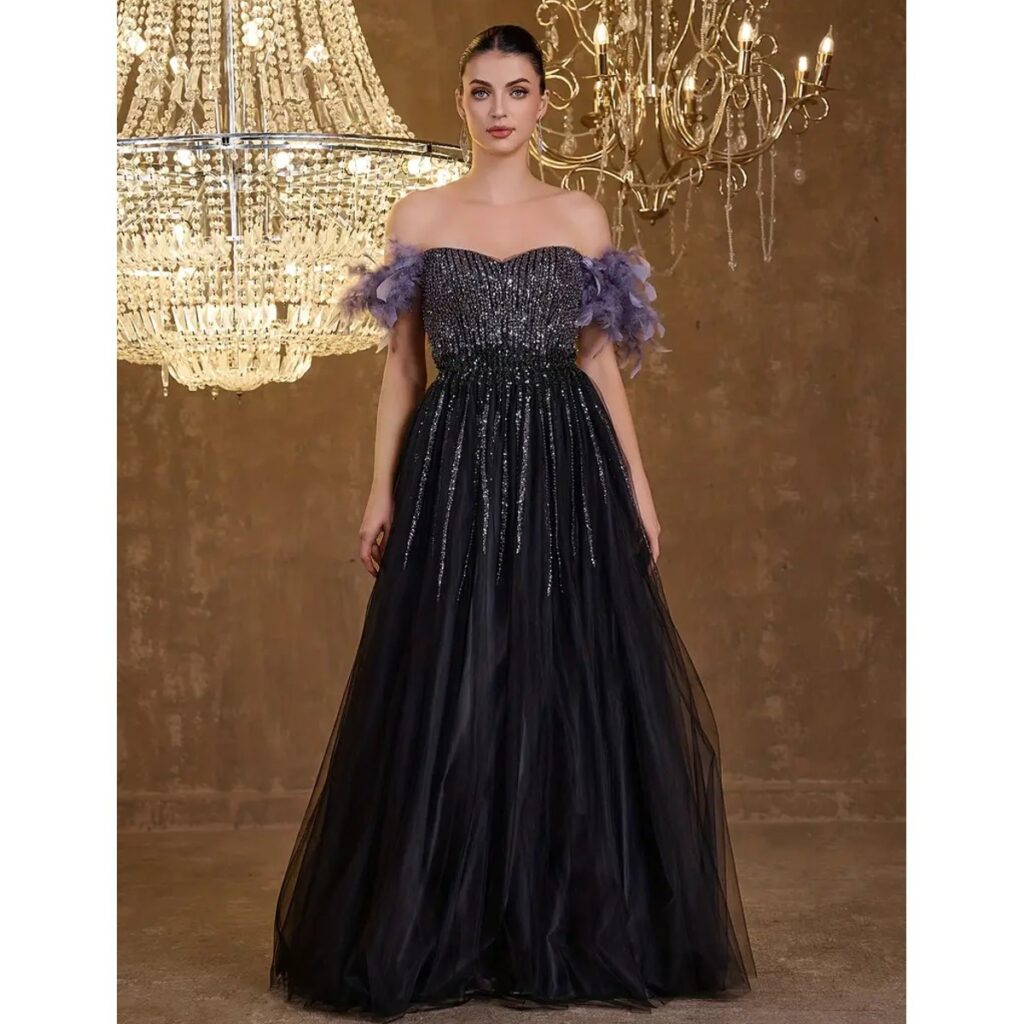 Exclusivo Vestido Negro con Lila de Lentejuelas