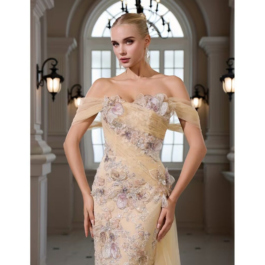 Exclusivo Vestido Crema Floreado de Lentejuelas