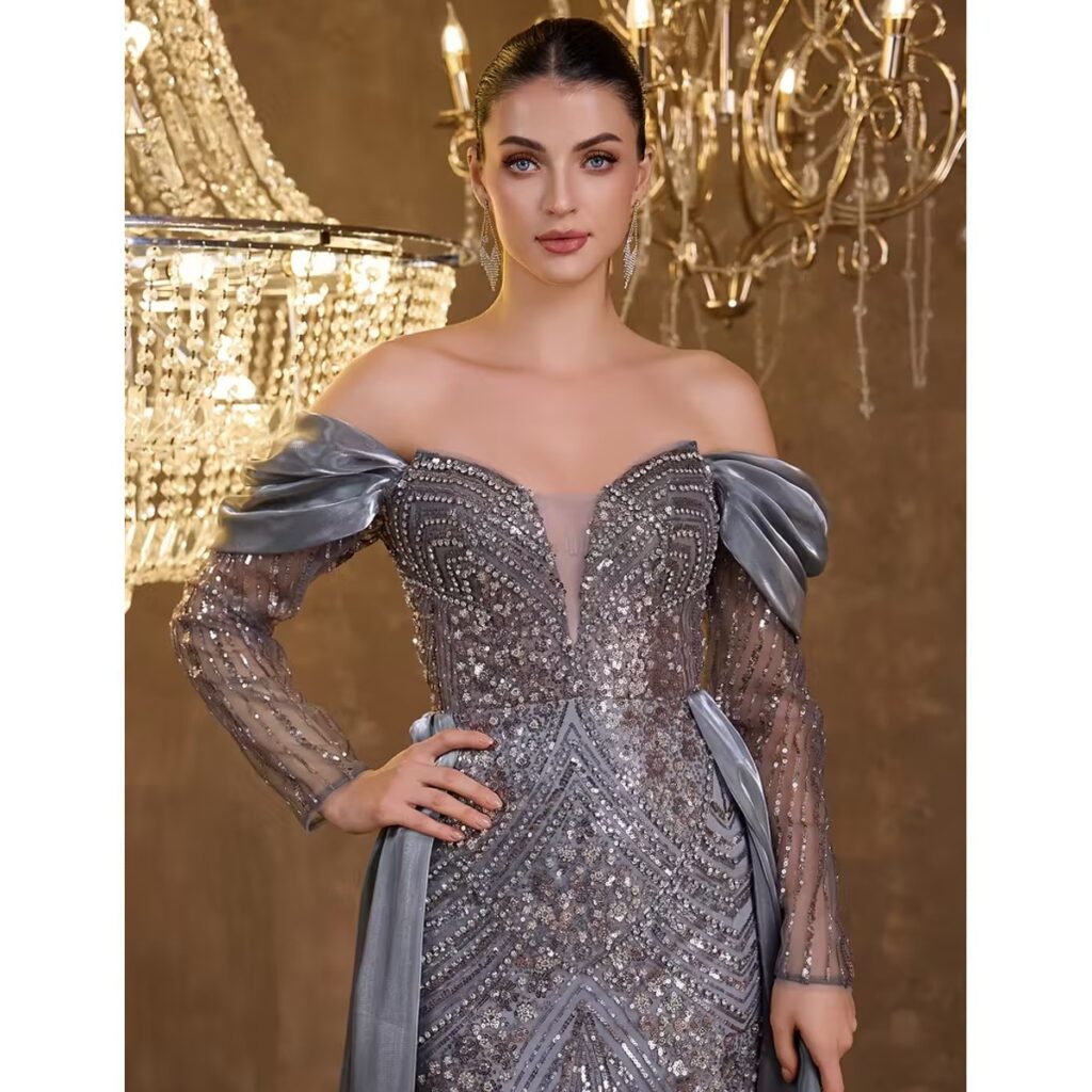 Exclusivo Vestido Gris con Plata de Lentejuelas