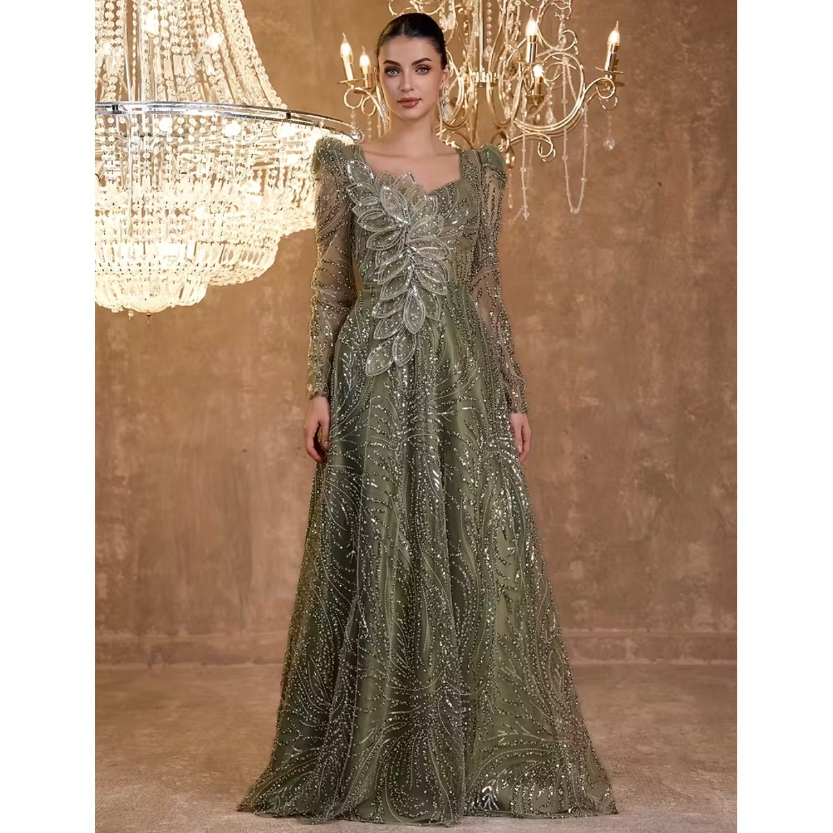 Exclusivo Vestido Verde con Lentejuelas Plateadas - Imagen 4
