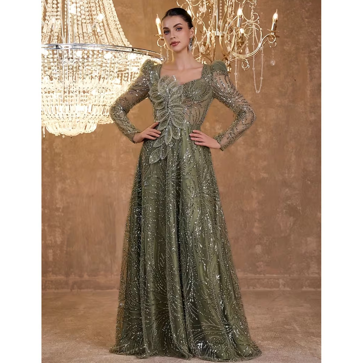 Exclusivo Vestido Verde con Lentejuelas Plateadas - Imagen 5