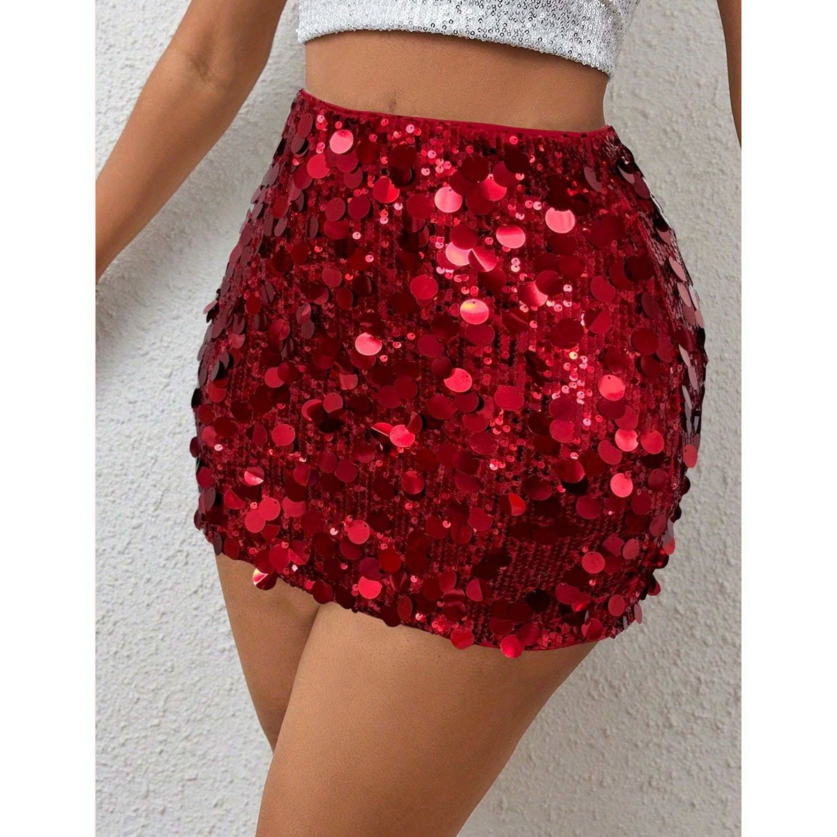Falda Mini Roja de Lentejuelas con Brillo Intenso - Imagen 3