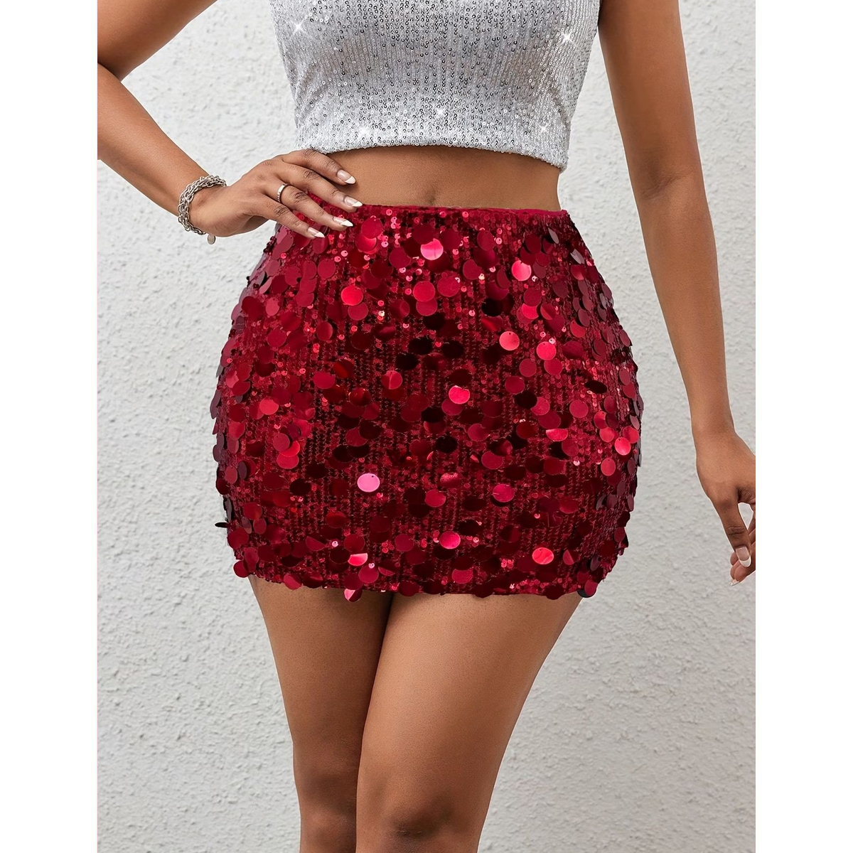 Falda Mini Roja de Lentejuelas con Brillo Intenso - Imagen 4