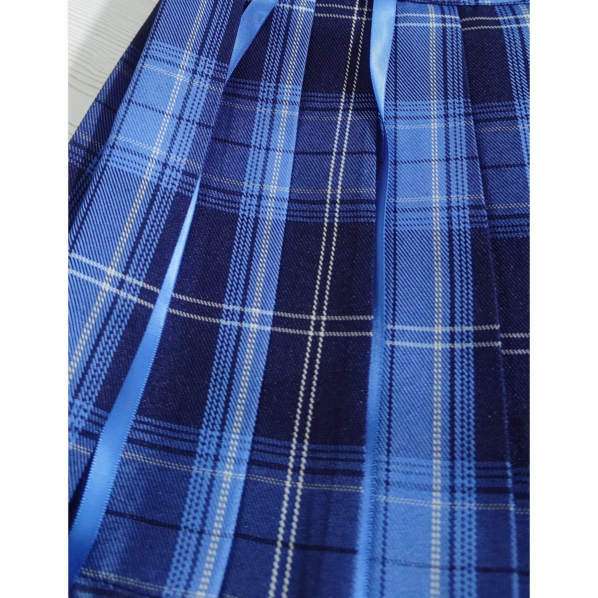 Falda Mini Azul de Cuadros con Cordones Laterales - Imagen 4
