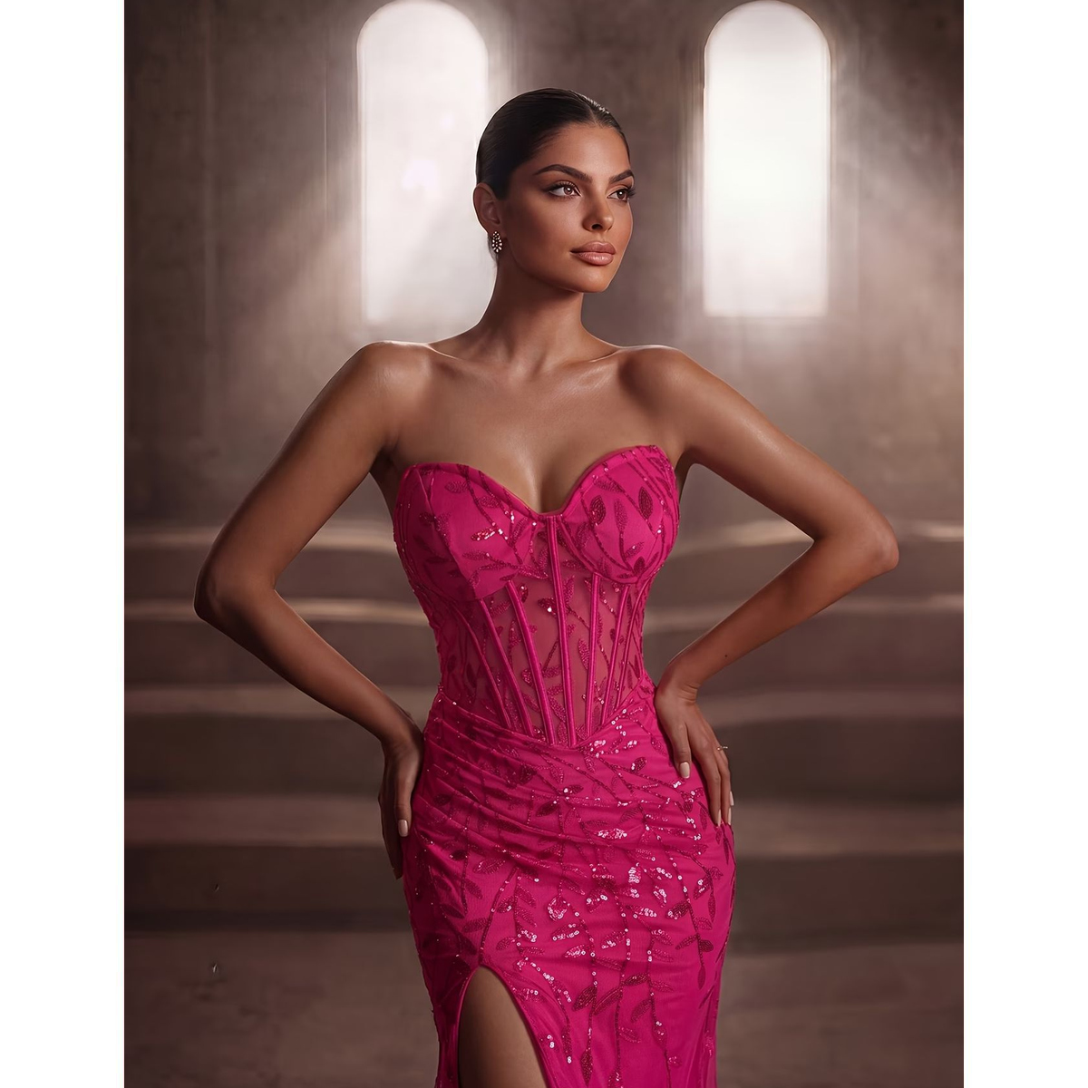 Vestido Largo Fucsia con Escote Asimétrico y Abertura - Imagen 3