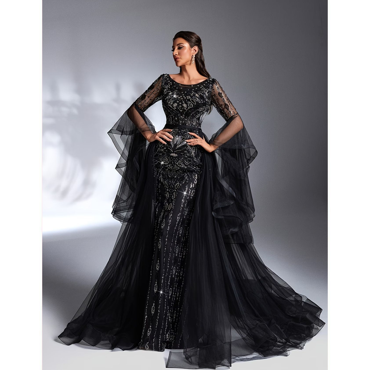 Vestido Largo Negro de Gala con Bordados, Brillos y Mangas Transparentes - Imagen 4