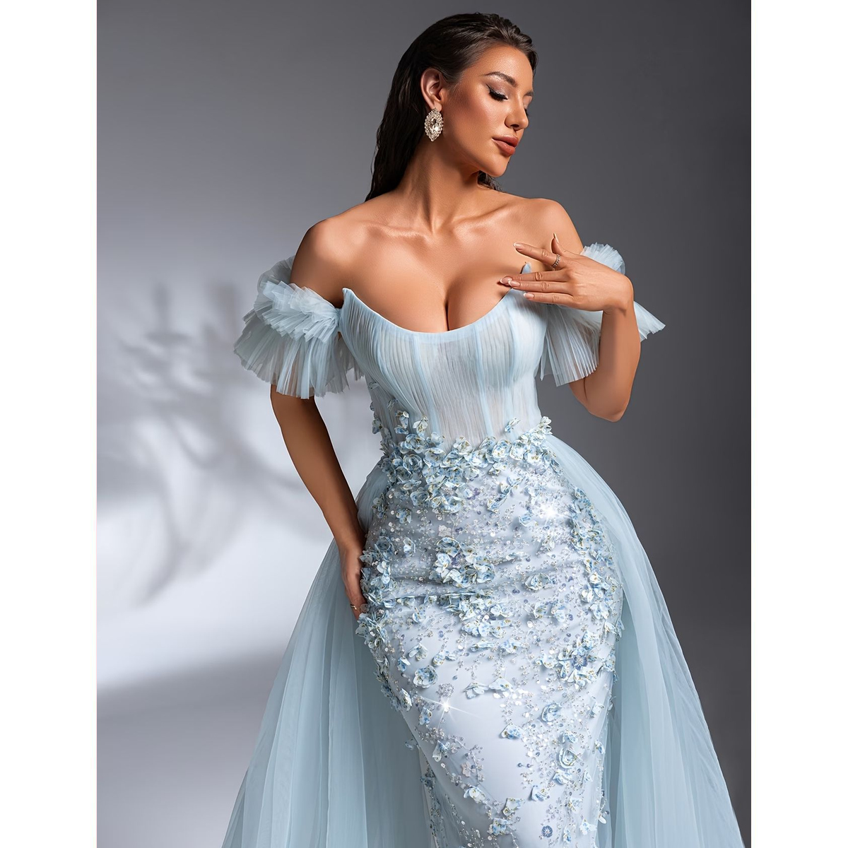 Vestido Celeste de Encaje con Escote Bardot y Mangas con Volantes - Imagen 4