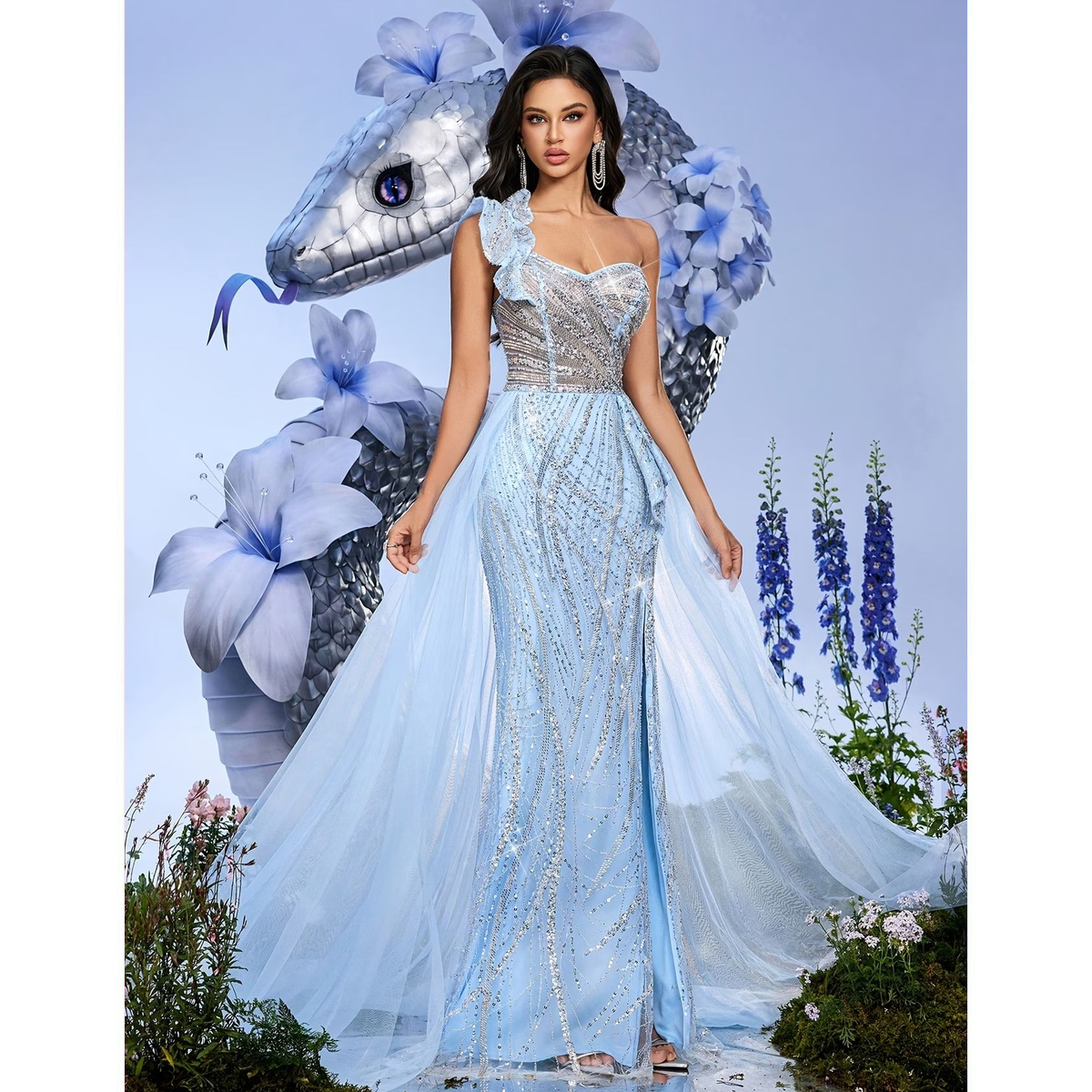 Vestido Azul Hielo de Gala con Capa y Abertura - Imagen 4