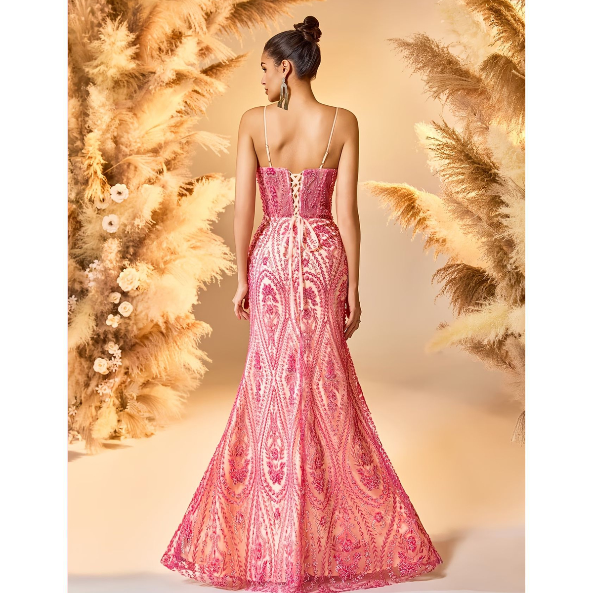 Vestido Largo Rosa con Encaje y Detalles Florales - Imagen 2