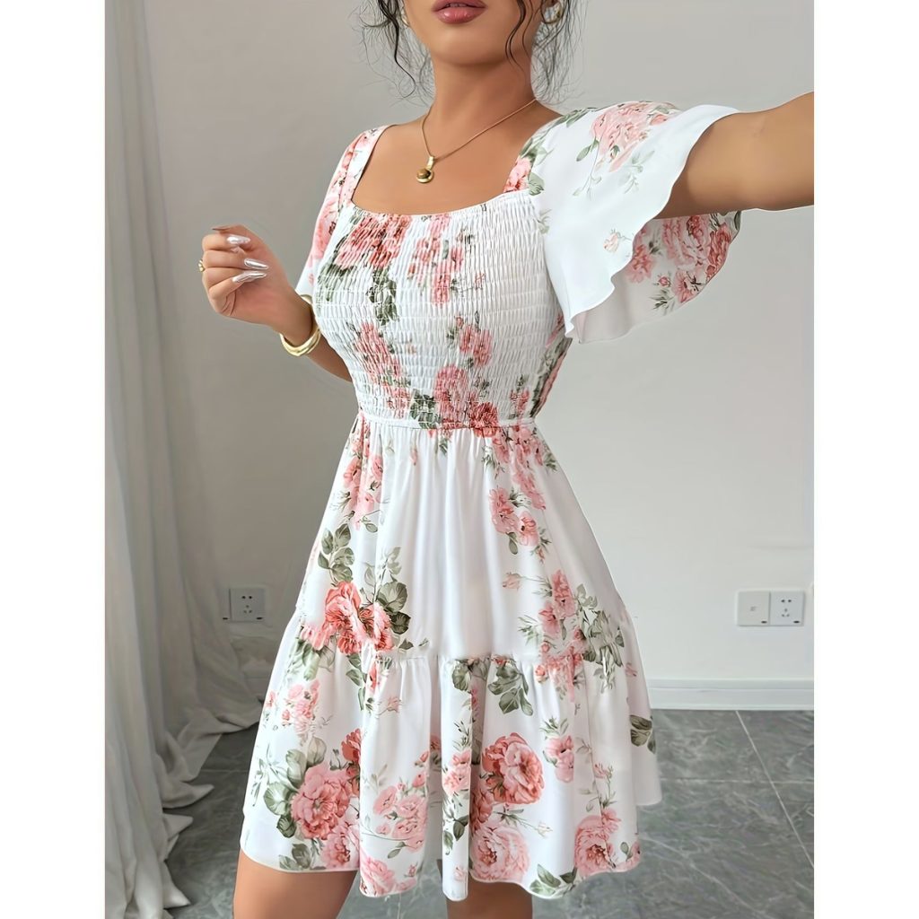 Vestido Blanco Floral con Mangas Cortas y Cintura Definida