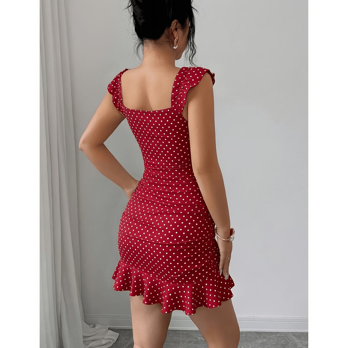 Vestido Corto Rojo con Escote Bardot y Falda con Vuelo - Imagen 2